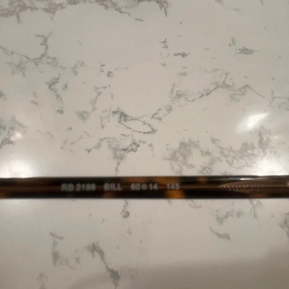 Ray-Ban Tortoise Shell Sunglasses with Black Case - Picture 5 of 8